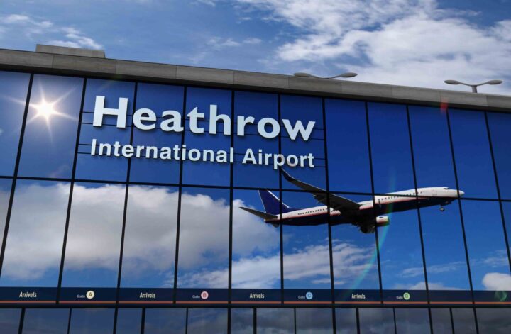 A guide to London Heathrow airport showers, lounges and facilities perfect for layovers and stress-free flying. Plus tips on nearby hotels, sleeping pods, wi-fi access and more. #London #heathrow #lhr #lounges #showers #layover #americanairline #emirates #quantas #terminal5 #t3 #t4 #uk #britain - heathrow terminal 5 showers | showers at heathrow airport | heathrow airport shower facilities | heathrow airport lounges