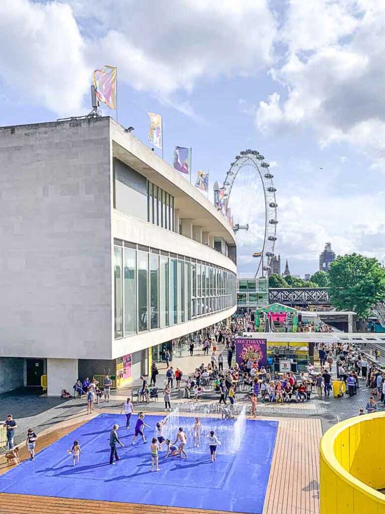 Guide to cool things to do with kids in London. Whether you are looking for child-friendly, toddler friendly or even for teenagers there is something for the whole family. From theatres, zoos, parks and many more London attractions perfect for the family. | activities for kids in london | family things to do in london | things to do with kids in london | things to do in london child friendly | free things to do in london | activities for kids london
