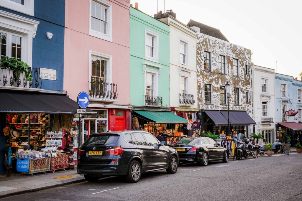 The area guide on Notting Hill. Notting Hill is one of the London's most colourful neighbourbood and one not to miss out when in London. Amazing pubs, cafes and markets.