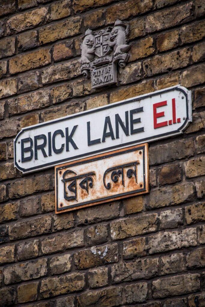 Weekend crafts and art market on Brick Lane that’s popular among young creative types. | things to do in London | backyard market london |Brick Lane | #shoreditch #eastlondon #London | Things to do in Shoreditch #visitlondon