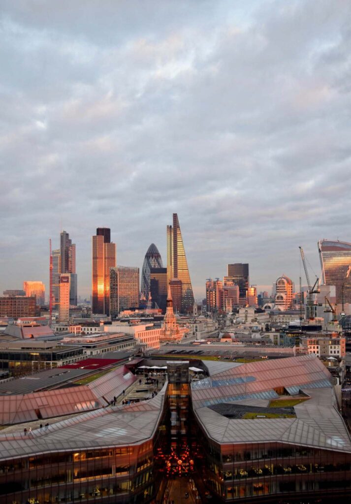 Discover the breathtaking beauty of London through our guide to the Best Views in the city! From iconic landmarks to hidden gems, we reveal the top spots to capture stunning panoramic views of the capital. Get ready to be inspired and discover a new perspective on one of the world's most vibrant cities. #londonviews #bestviewsinLondon | The Best Viewpoints In London | LondonViewpoints | Best Places To Visit In London | Things To Do In London | London Places