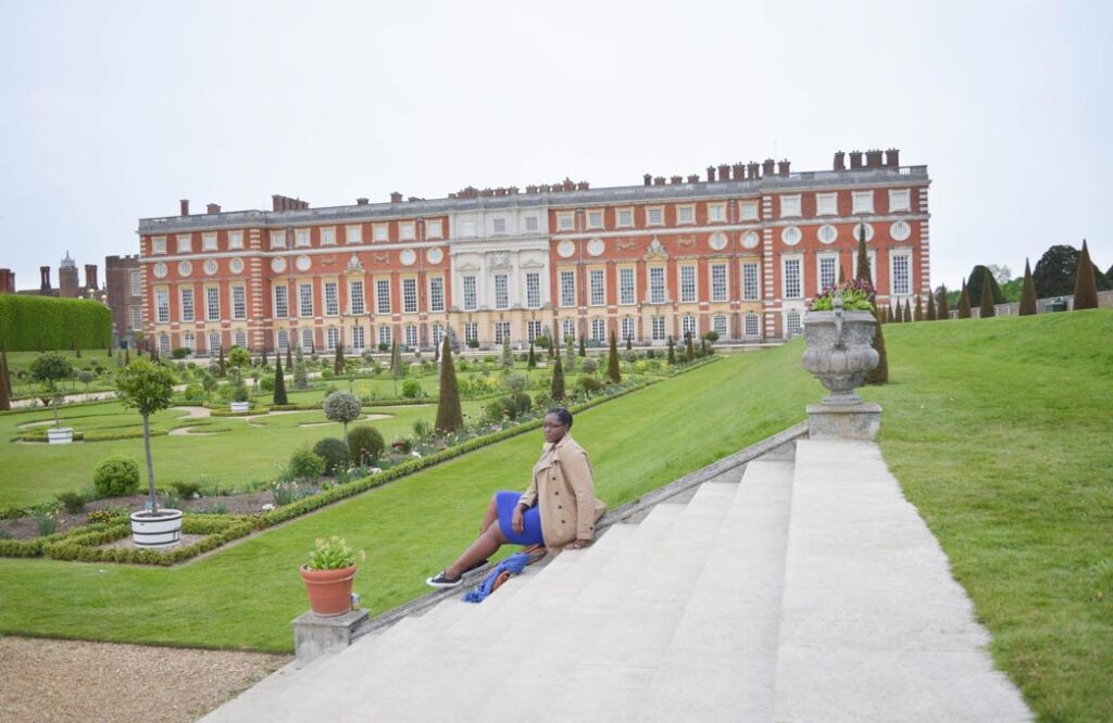 Guide to the best royal palaces in London that need to be on your must see list in the capital. From Buckingham Palace, Kensington Palace, Eltham Palace and may more must see palaces in London. buckingham palace london | hampton court palace ice rink | kensington palace london | whitehall palace london | london queen palace | westminster palace london | london to hampton court | change of guards london | queen palace in london