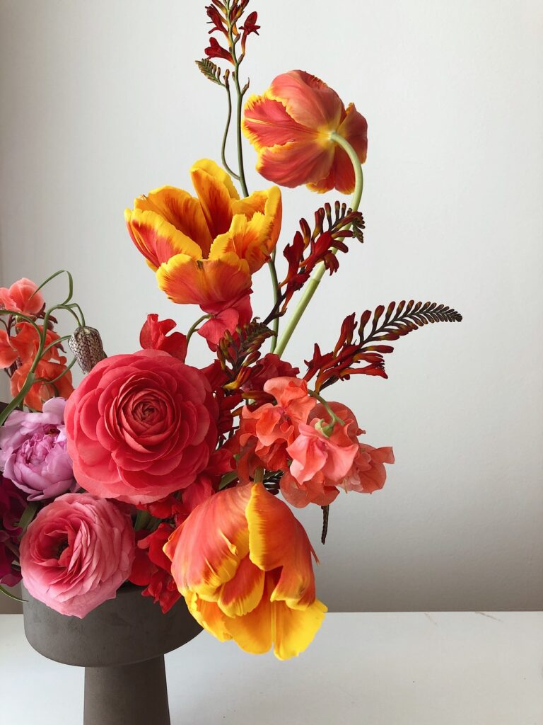 Guide to amazing florists in Kensington and Chelsea perfect for wedding, birthday, anniversary, parties and corporate floral arrangements. Flower shops in Knightsbridge, Notting Hill, South Kensington, Kensington High Street and in between. 