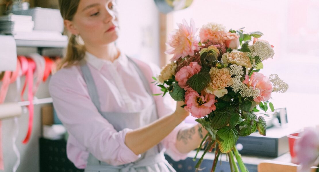 Guide to amazing florists in Kensington and Chelsea perfect for wedding, birthday, anniversary, parties and corporate floral arrangements. Flower shops in Knightsbridge, Notting Hill, South Kensington, Kensington High Street and in between.