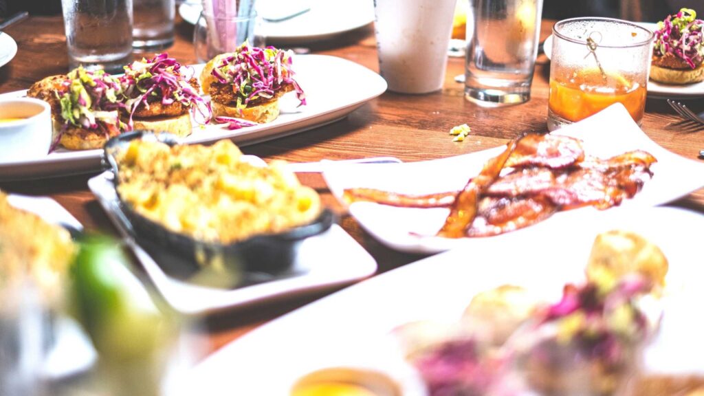 Guide to the best bottomless brunch in Soho. Fun brunches in the heart of the theatre district. From ping pong soho bottomless brunch, wingmans soho bottomless brunch, inamo soho bottomless brunch and many more boozy brunch in soho | nomo kitchen bottomless brunch | barrio soho bottomless brunch | jinjuu bottomless brunch | bottomless drinks soho