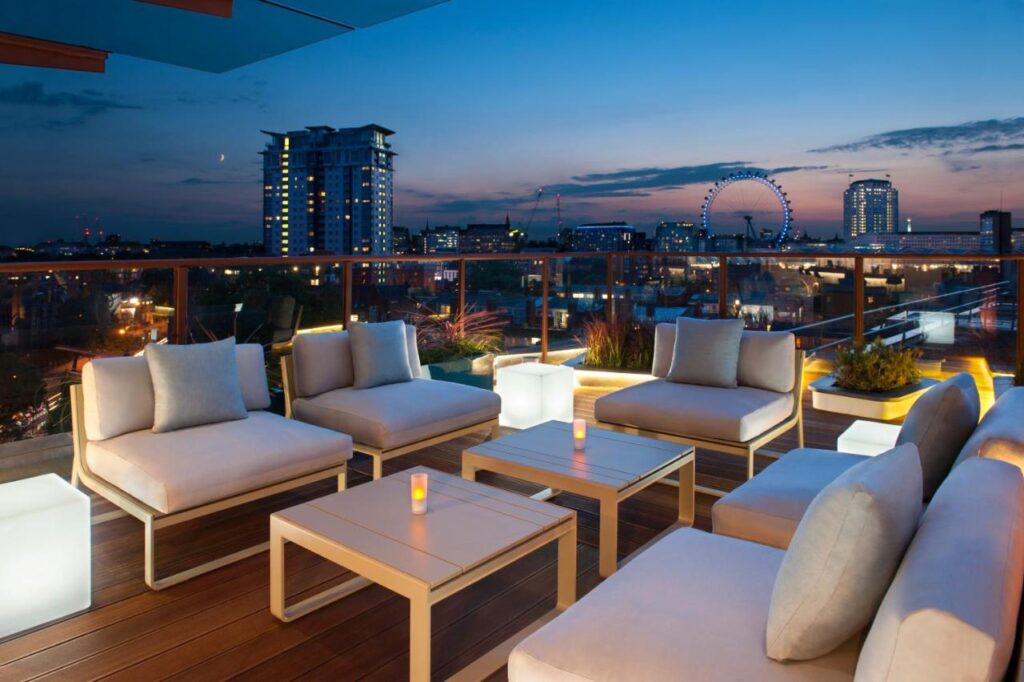 Guide to the best London hotels with rooftop bars and restaurants. | best hotel rooftop bars london | hotels with rooftop london | montcalm hotel london rooftop bar | doubletree hilton rooftop bar london | melia rooftop bar london | hotel indigo london rooftop bar | trafalgar square st james rooftop | upper 5th shoreditch rooftop | rooftop bar me london | hilton sky bar london | shoreditch hotel rooftop bar | st james trafalgar rooftop