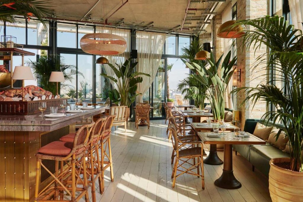 Guide to the best London hotels with rooftop bars and restaurants. | best hotel rooftop bars london | hotels with rooftop london | montcalm hotel london rooftop bar | doubletree hilton rooftop bar london | melia rooftop bar london | hotel indigo london rooftop bar | trafalgar square st james rooftop | upper 5th shoreditch rooftop | rooftop bar me london | hilton sky bar london | shoreditch hotel rooftop bar | st james trafalgar rooftop