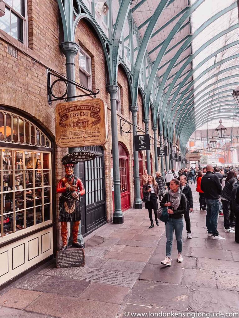 Covent Garden is a popular shopping destination, known for its street performers, independent boutiques, and luxury brands. Lets explore popular places for shopping in Covent Garden including the Apple Market, Neal's Yard, Seven Dials, Floral Street and the Jubilee Market Hall.