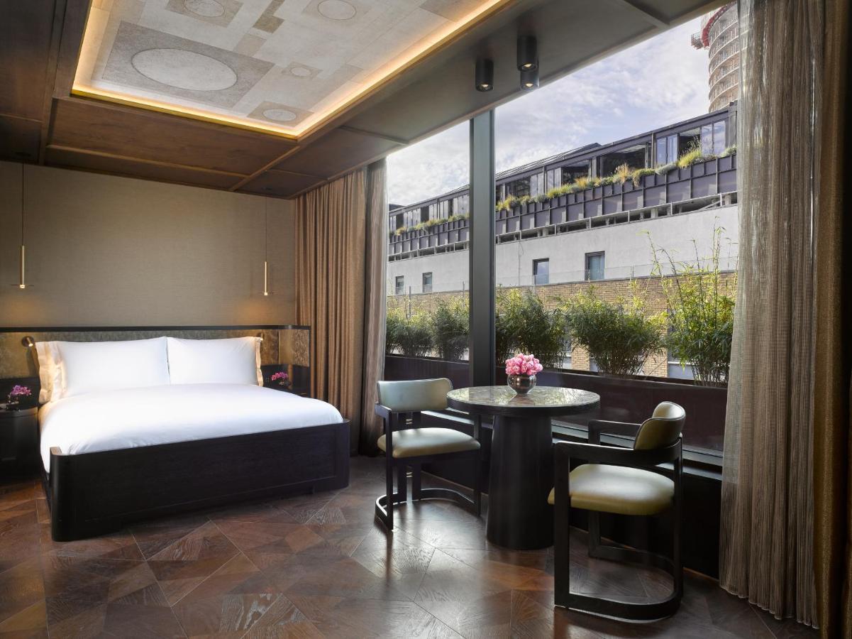 Guide to staying at Nobu Hotel Shoreditch. A a stylish hotel beautifully decorated with a mix of traditional and modern Japanese elements in addition to the amazing location.