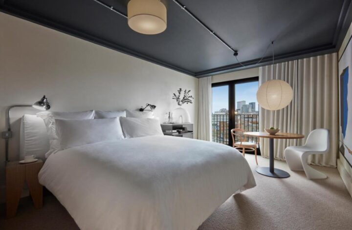Guide to staying at One Hundred Shoreditch Hotel. A stylish hotel beautifully decorated and offers a memorable stay in addition to being in an amazing location.