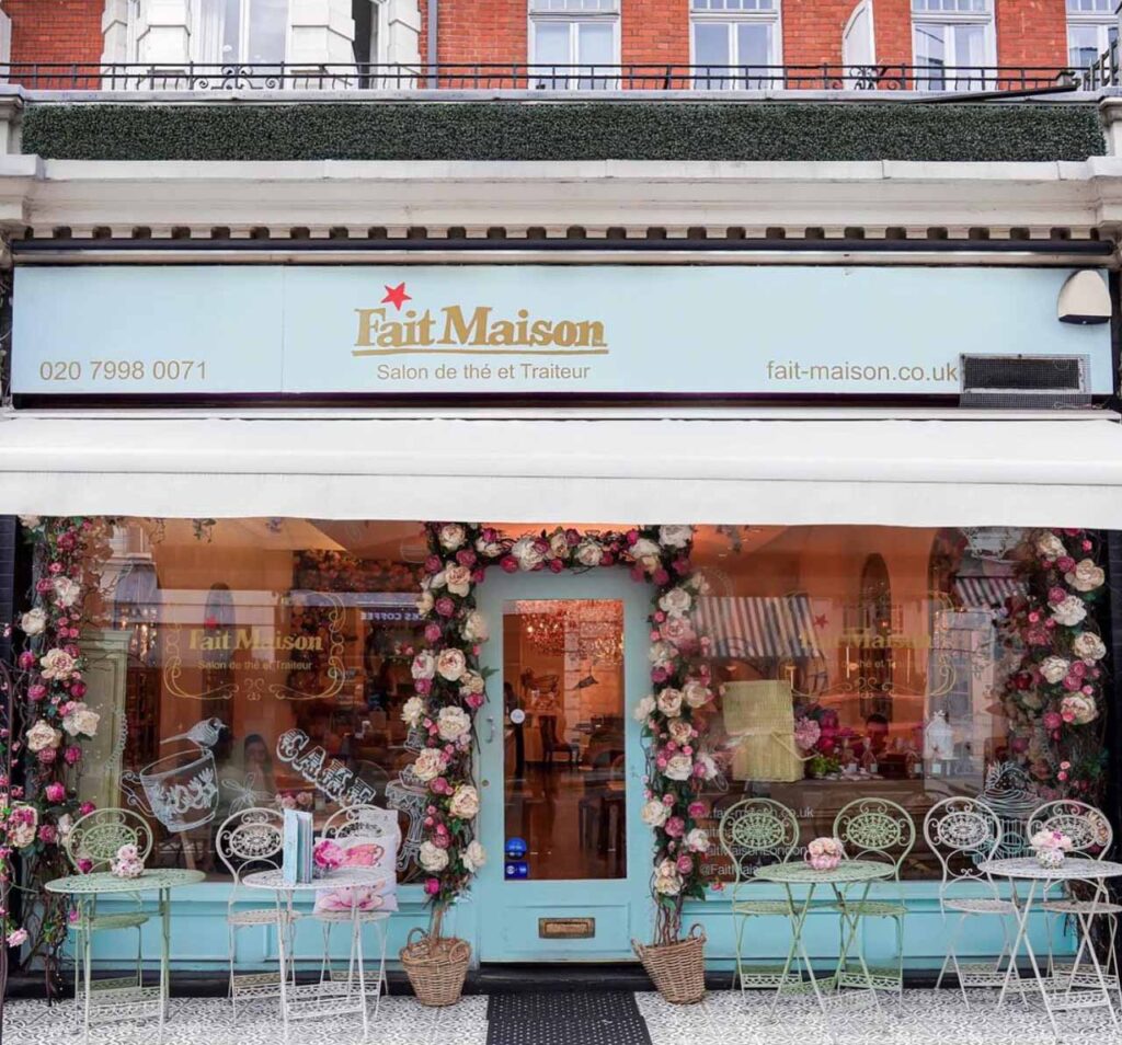 Guide to the most beautiful cafes in London. Perfectly Instagrammable, with amazing pastries, cakes and coffee in addition to cute floral displays. the prettiest cafes in London not just for your Instagram but also offer delicious food too. Instagrammable Cafes In London | Cool Cafes| In London | Famous Cafes in London | Cafe London | Elan Cafe London | Luxury Cafe London | Coffee With A View | Beautiful Coffee Shops London | Prettiest Cafes London | Cutes Cafes In London
