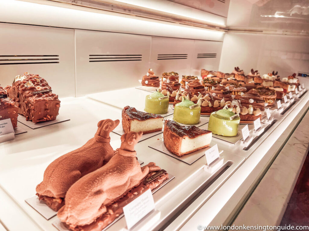 Connaught Pâtisserie is a little gem in the heart of Mayfair not to be missed. Get a taste of delicious cakes among London's luxury patisseries in the city.