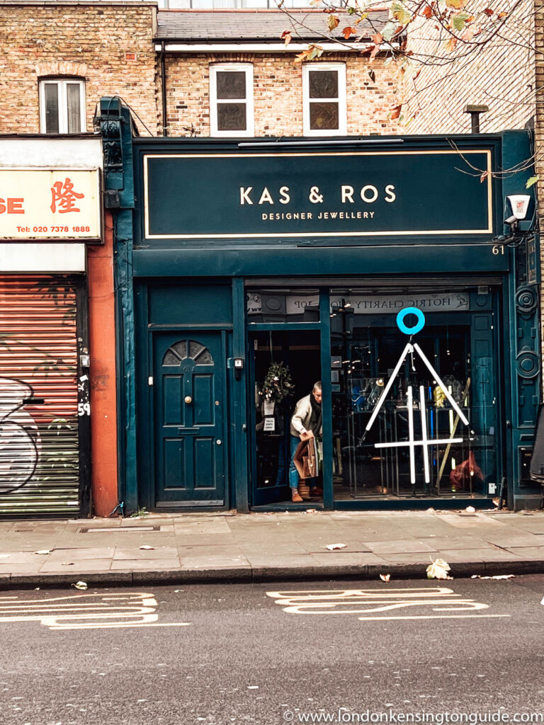 Guide to the best jewellery shops in London Bridge. From budget to luxury. From Accessorize, Pandora, Reiss and Kas & Ros.