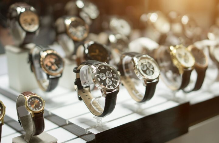 Guide to the best watch shops in Oxford Street. From Swatch shop, Omega, Tag Heuer, Rolex Watches of Switzerland, Tissot as well as repair shops.
