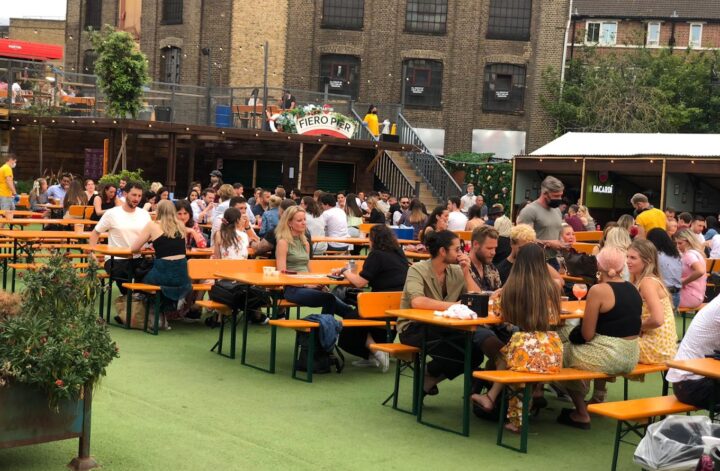 London Bridge is a great place to explore some of the best beer gardens in London. From hidden gems like Bunch of Grapes to unique spaces like Vinegar Yard, there's something for everyone in this vibrant area.