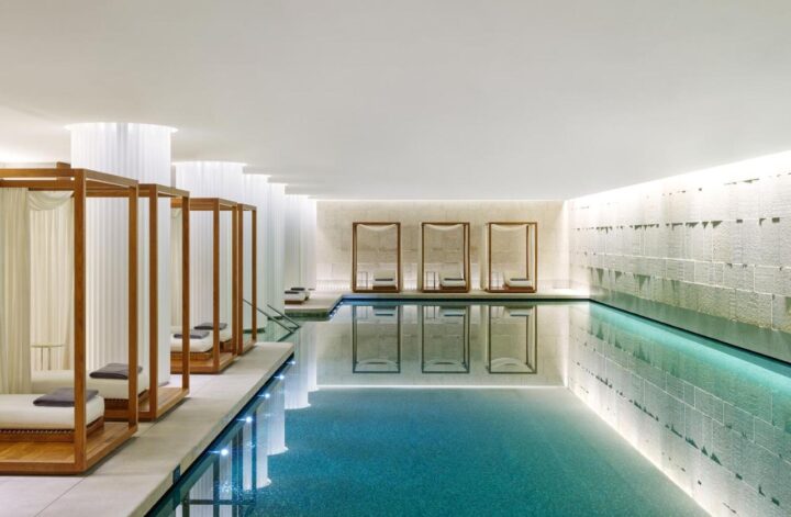London is a city known for its luxury hotels, and many of these offer their guests the added bonus of a swimming pool. Read more for the best hotels with swimming pools in London