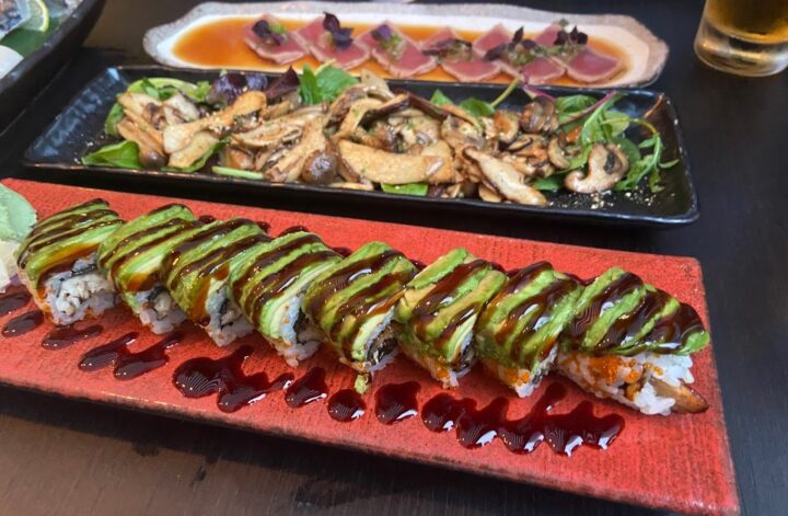 If you're a sushi lover in St Johns Wood, you're in luck. This charming neighbourhood in northwest London boasts an impressive selection of sushi restaurants that offer a diverse range of flavors and styles. #stjohnswood #london #placestoeatlondon Places To Eat in London | Best Sushi In London #sushi | Best Restaurants In London | Sush Restaurants