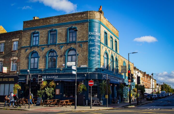 Looking for a great night out in Streatham? Check out our list of the best pubs in the area, featuring cozy traditional pubs, stylish gastropubs, and lively bars. Enjoy delicious food, refreshing drinks, and a warm and welcoming atmosphere. Whether you're a local or just passing through, these pubs are sure to provide a great night out. #Londonpubs | Things To Do In Streatham | Best Pubs In London | Things To Do In London | Best Sunday Roast | Best Pub Lunch In London | Things To Do In Streatham