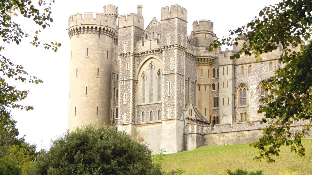 Guide to the best castles near London. A look at 21 castles within a 1-3 hour train or drive from London. From Windsor to Highclere Castle and Blenheim Palace.