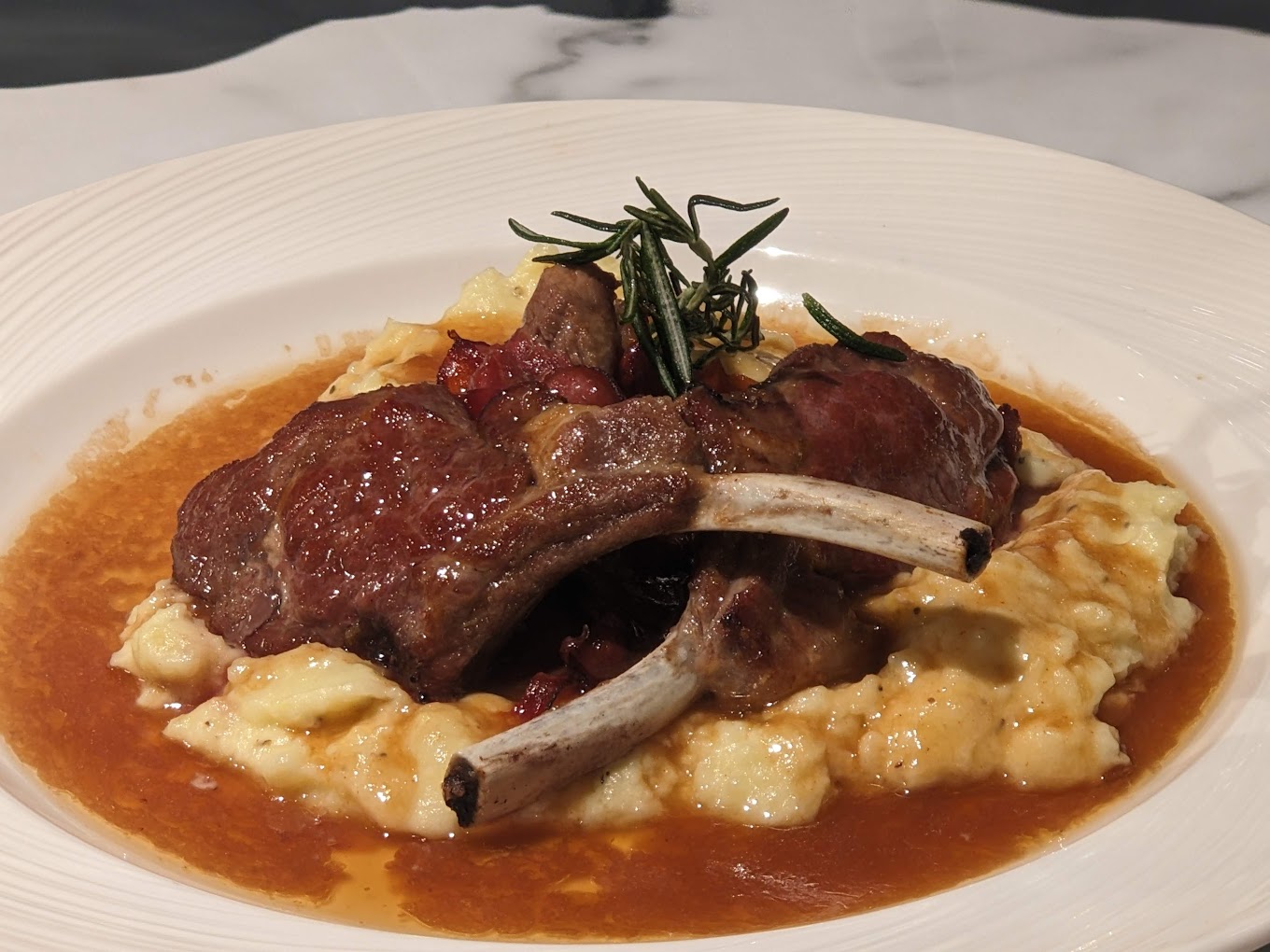 Get ready to discover the top culinary destinations in Knightsbridge with our guide to the best restaurants in the area. From Michelin-starred fine dining to cozy neighbourhood gems, explore a diverse range of flavors and experiences in one of London's most prestigious districts.