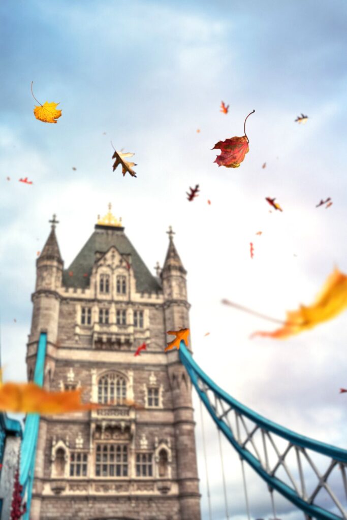 Experience the magical beauty of autumn in London and discover the best things to do during this enchanting season. Immerse yourself in the vibrant colors of falling leaves, enjoy cozy walks in picturesque parks, indulge in seasonal delights, and embrace the city's cultural offerings. Explore London in autumn like never before! | London In September | London In October | London In November | Things To Do In London In Autumn | Autumn In London | London Autumn Packing List | What To Wear