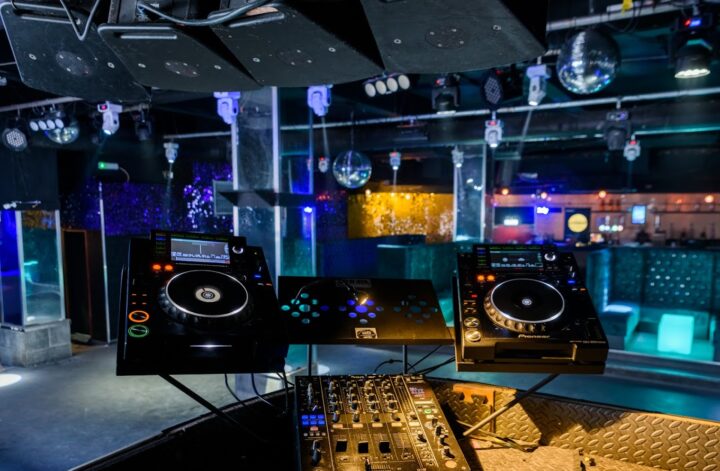 Discover the best night clubs in Shoreditch for an unforgettable nightlife experience. From XOYO to The Hoxton Pony, explore top-notch venues that promise electrifying music, vibrant atmospheres, and non-stop fun.