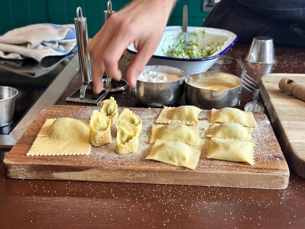 https://www.londonkensingtonguide.com/wp-content/uploads/2023/11/The-Best-Pasta-Making-Classes-In-London-1024x768.jpeg