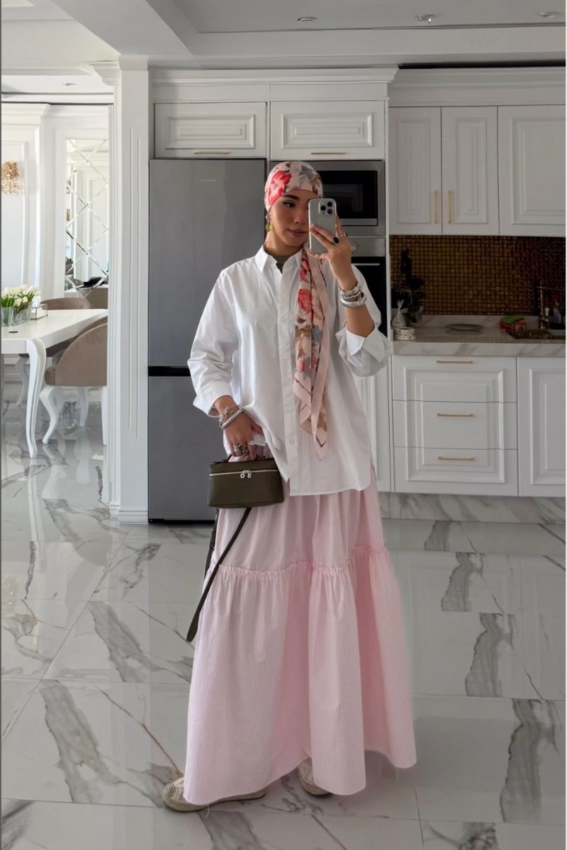 53 Modest Summer Outfits: Chic And Cool Looks For Every Occasion ...