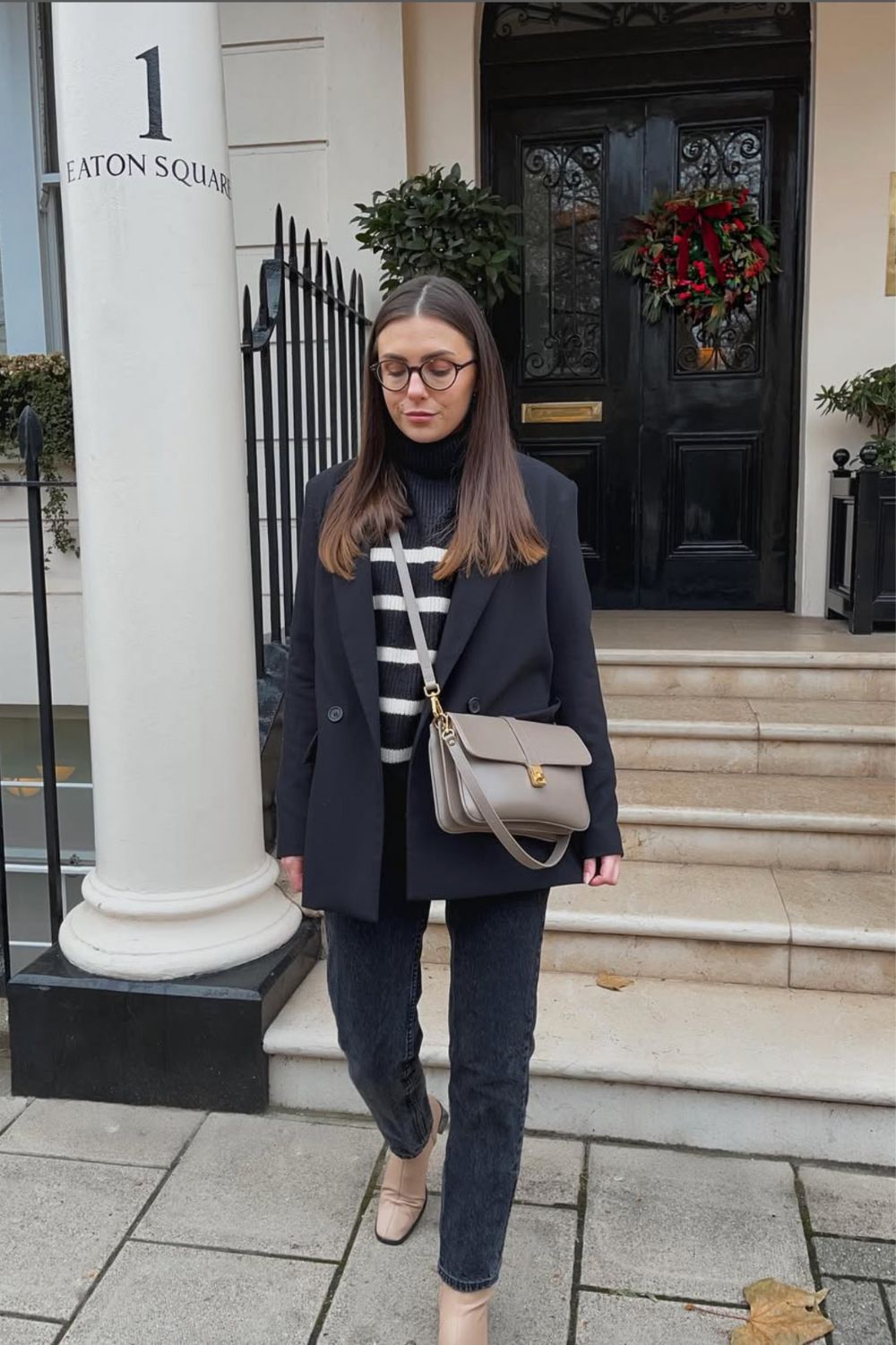 Discover 30 stylish black jeans outfit ideas for every season—from casual streetwear to chic date night looks. Get inspired with layering tips, blazer pairings, and cozy knits. Black Straight Leg Jeans Outfit, Outfits With Black Jeans, Black Jeans Outfit Aesthetic, Winter, Black Top And Jeans Outfit, Black Mom Jeans, How To Style Black Jeans, Black Flared Jeans Outfit, Black Bootcut Jeans Outfit, Black Denim Jeans Outfit, Wide Leg Black Jeans Outfit, Black Ripped Jeans Outfit Discover 30 stylish black jeans outfit ideas for every season—from casual streetwear to chic date night looks. Get inspired with layering tips, blazer pairings, and cozy knits. Black Straight Leg Jeans Outfit, Outfits With Black Jeans, Black Jeans Outfit Aesthetic, Winter, Black Top And Jeans Outfit, Black Mom Jeans, How To Style Black Jeans, Black Flared Jeans Outfit, Black Bootcut Jeans Outfit, Black Denim Jeans Outfit, Wide Leg Black Jeans Outfit, Black Ripped Jeans Outfit
