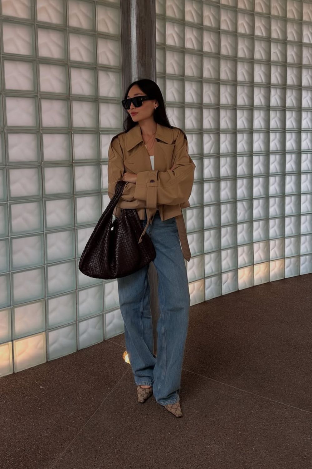 Discover chic Bottega Veneta bag outfit ideas—from casual denim looks to polished evening styles. Get inspired with versatile ways to style woven totes, clutches, and shoulder bags for every occasion. Bottega Veneta Outfit, Bottega Veneta Jodie Bag Outfit, Bottega Veneta Sneakers Outfit, Bottega Veneta Boots Outfit, Bottega Veneta Orbit Sneakers Outfit, Bottega Veneta Andiamo Outfit, Bottega Veneta Hobo Bag Outfit, Bottega Veneta Mini Pouch Outfit, Bottega Veneta Clutch Outfit