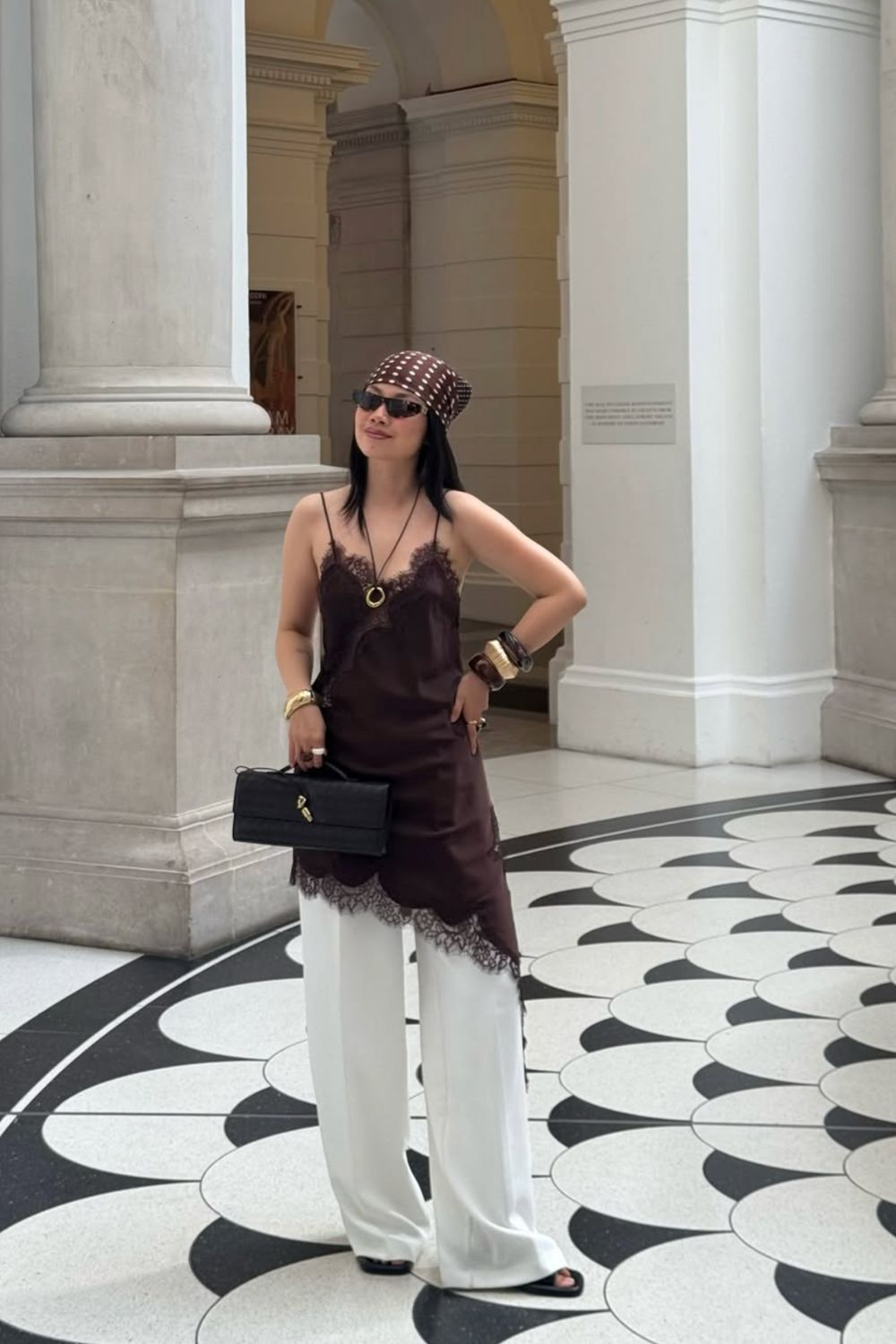 Discover chic Bottega Veneta bag outfit ideas—from casual denim looks to polished evening styles. Get inspired with versatile ways to style woven totes, clutches, and shoulder bags for every occasion. Bottega Veneta Outfit, Bottega Veneta Jodie Bag Outfit, Bottega Veneta Sneakers Outfit, Bottega Veneta Boots Outfit, Bottega Veneta Orbit Sneakers Outfit, Bottega Veneta Andiamo Outfit, Bottega Veneta Hobo Bag Outfit, Bottega Veneta Mini Pouch Outfit, Bottega Veneta Clutch Outfit