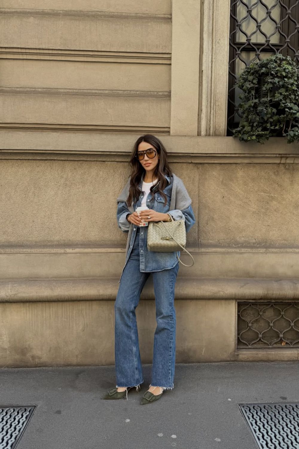 Discover chic Bottega Veneta bag outfit ideas—from casual denim looks to polished evening styles. Get inspired with versatile ways to style woven totes, clutches, and shoulder bags for every occasion. Bottega Veneta Outfit, Bottega Veneta Jodie Bag Outfit, Bottega Veneta Sneakers Outfit, Bottega Veneta Boots Outfit, Bottega Veneta Orbit Sneakers Outfit, Bottega Veneta Andiamo Outfit, Bottega Veneta Hobo Bag Outfit, Bottega Veneta Mini Pouch Outfit, Bottega Veneta Clutch Outfit