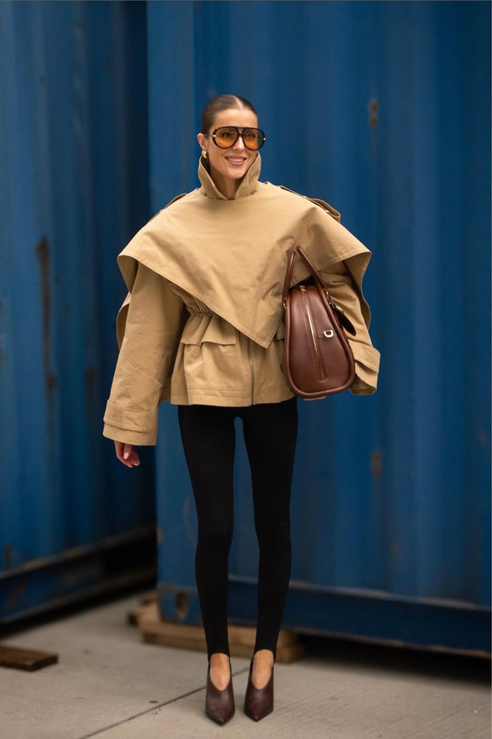 Brown bags are the ultimate wardrobe staple and pair effortlessly with everything from denim to bold statement looks. Get inspired with chic brown bag outfit ideas, including casual street style, cozy layered fits, and polished evening looks. Perfect styling tips for every season! Brown Tote Bag, Dark Brown Bag, Brown Shoulder Bag Outfit, Brown Suede Bag Outfit, Brown Leather Bag Outfit, Coach, Outfit With Brown Bag, Brown Crossbody Bag, Longchamp Bag, Winter, Chocolate Brown, Bucket Bag Brown bags are the ultimate wardrobe staple and pair effortlessly with everything from denim to bold statement looks. Get inspired with chic brown bag outfit ideas, including casual street style, cozy layered fits, and polished evening looks. Perfect styling tips for every season! Brown Tote Bag, Dark Brown Bag, Brown Shoulder Bag Outfit, Brown Suede Bag Outfit, Brown Leather Bag Outfit, Coach, Outfit With Brown Bag, Brown Crossbody Bag, Longchamp Bag, Winter, Chocolate Brown, Bucket Bag