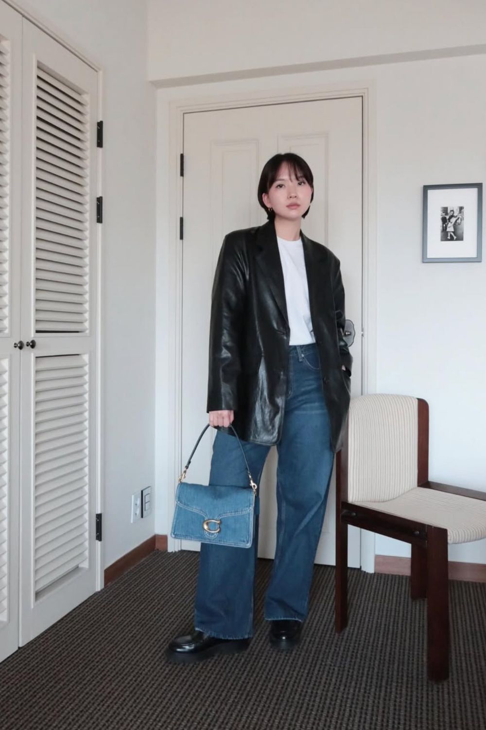 Explore 35+ stylish Coach bag outfit ideas—from casual streetwear to chic city looks. Get inspired to style your Coach bag for every season and vibe. Coach Bag Outfit, Coach Tote Bag Outfit, Coach Shoulder Bag Outfit, Coach Bag Outfit Style, Coach Teri Shoulder Bag Outfit, Coach Crossbody Bag Outfit, Brown Coach Bag Outfit, Coach Soho Bag Outfit, Coach Bucket Bag Outfit, White Coach Bag Outfit, Coach Vintage Bag Outfit, Coach Denim Bag Outfit, Coach Heart Bag Outfit