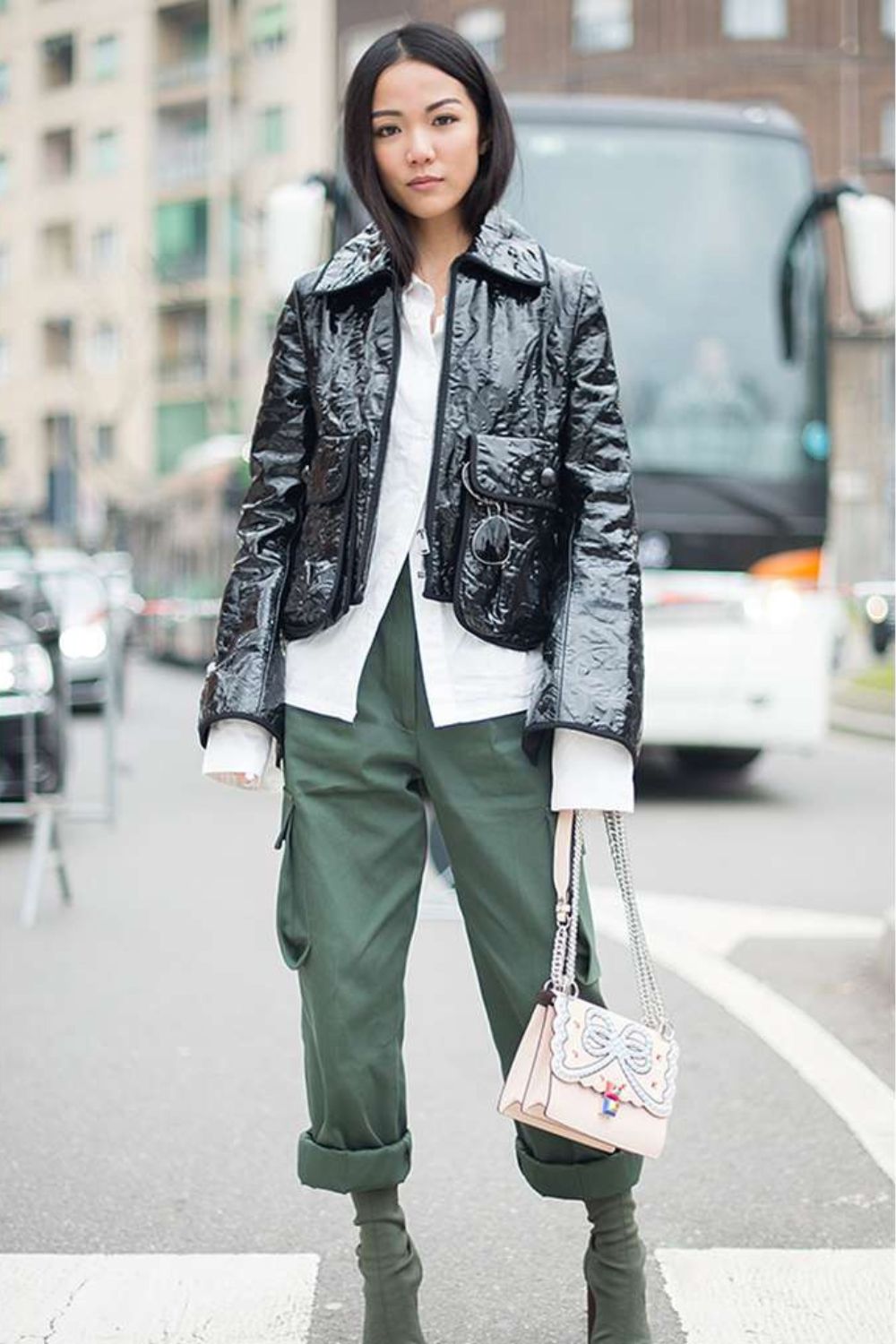Explore 30+ stylish green cargo pants outfit ideas—from casual streetwear to elevated looks. Get inspired with layering tips, color combos, and chic styling tricks. green cargo pants outfit, olive green cargo pants outfit, how to style Green Cargo Pants, Outfits With Green Cargo Pants, Army Green Cargo Pants Outfit, Green Cargo Pants Outfit Street Style, Cargo Green Pants Outfit, Green Cargo Pants Outfit Winter, Styling Green Cargo Pants, What To Wear With Green Cargo Pants