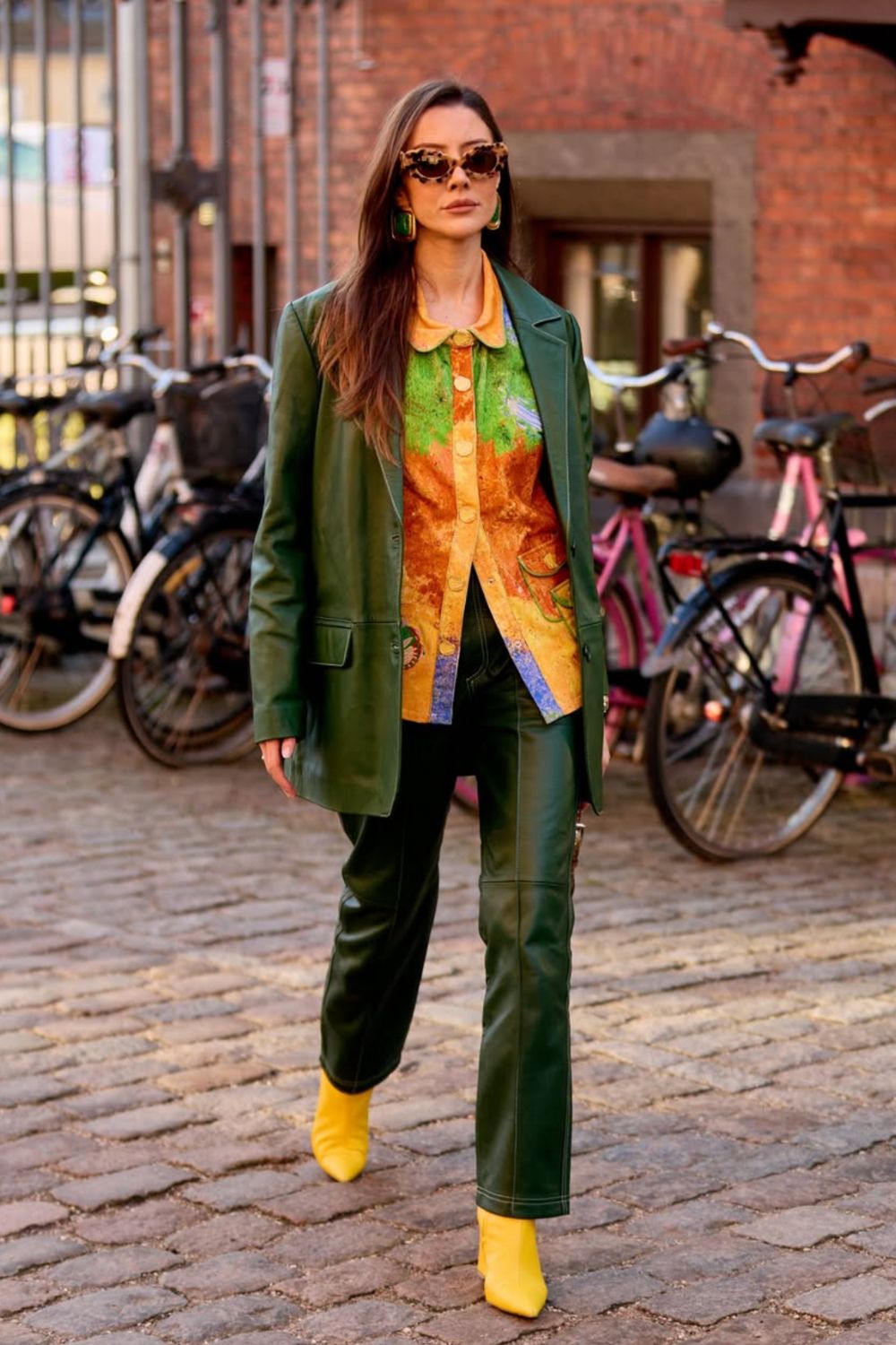 Discover chic green leather jacket outfit ideas, from casual street style to polished evening looks. Get inspired by trendy ways to style green leather for every season. Olive Green Leather Jacket Outfit, Dark Green Leather Jacket Outfit, Rachel Green Leather Jacket, Leather Green Jacket Outfit, Light Green Leather Jacket Outfit, Army Green Leather Jacket Outfit, How To Style Green Leather Jacket, Green Faux Leather Jacket, Sage Green, Vintage Green, Emerald Green, Khaki Green, Moss Green