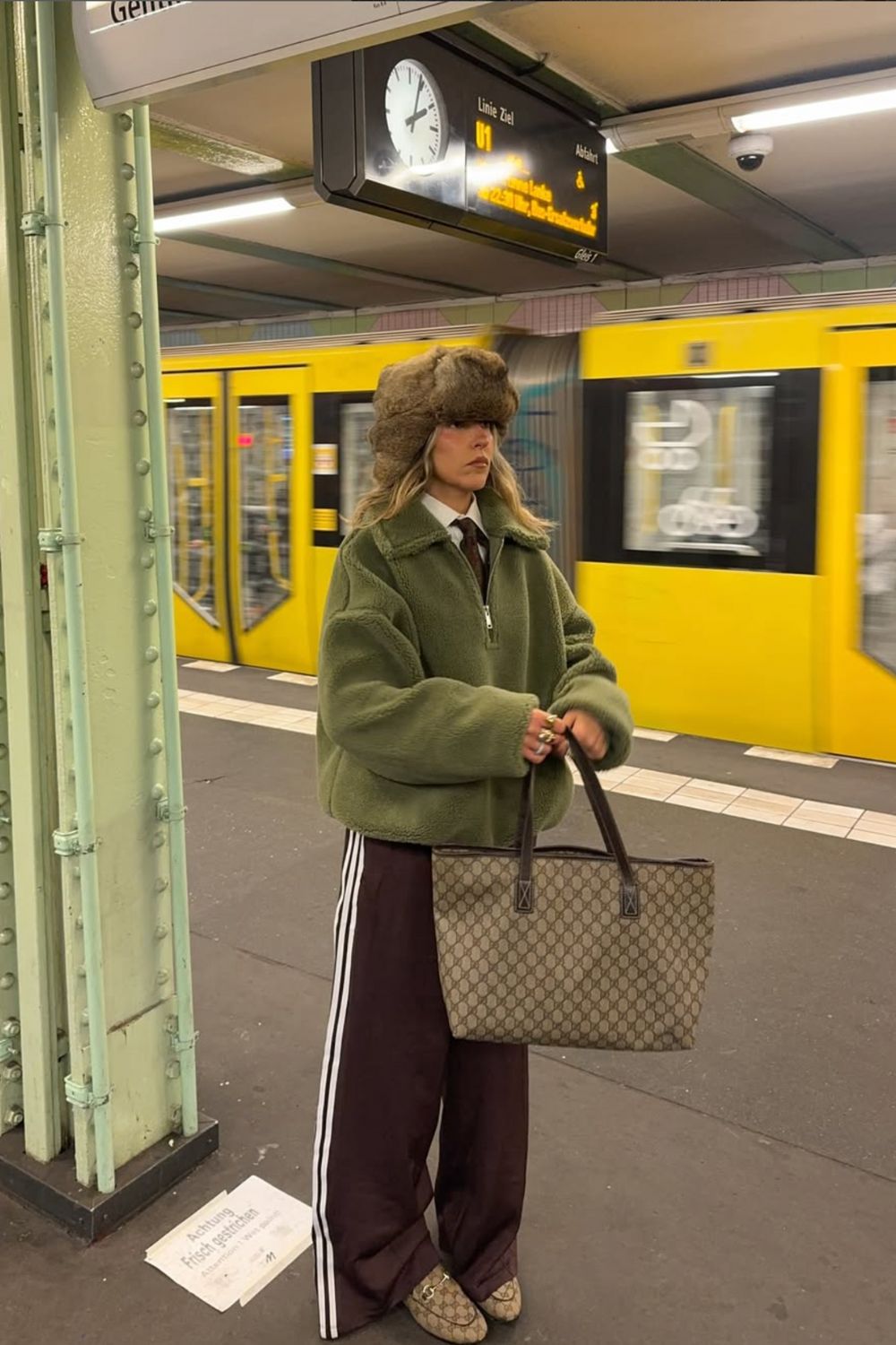 Discover 32 stylish Gucci loafer outfit ideas that prove these timeless shoes go with everything—from tailored suits and dresses to jeans and casual looks. Get inspired with styling tips to wear your Gucci loafers for work, weekends, and beyond. Gucci Loafers Women Outfit, Gucci Fur Loafers Outfit, Red Gucci Loafers Outfit, Gucci Platform Loafers Outfit, Black Gucci Loafers Outfit, Brown Gucci Loafers Outfit, Gucci Chunky Loafers Outfit, Winter Summer, Pink Gucci Loafers, Gucci Lug Sole Loafers