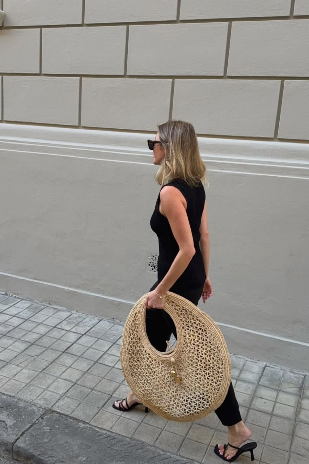 Discover Jacquemus bag outfit ideas that prove just how versatile these iconic bags are. From casual street style to chic evening looks, get inspired by stylish ways to wear Jacquemus bags for every occasion. White Jacquemus Bag Outfit, Jacquemus Cardigan Outfit, Pink Jacquemus Bag Outfit, Jacquemus Mini Bag Outfit, Brown, Top, Jacquemus Bag Outfit Streetstyle, Black Jacquemus Bag, Jacquemus Chiquito Bag Outfit, Yellow Jacquemus Bag Outfit, Jacquemus Hat, Jacquemus Scarf, Jacquemus Bucket Hat
