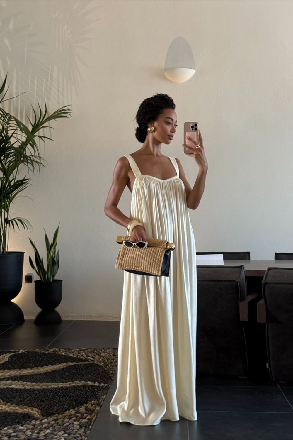 Discover Jacquemus bag outfit ideas that prove just how versatile these iconic bags are. From casual street style to chic evening looks, get inspired by stylish ways to wear Jacquemus bags for every occasion. White Jacquemus Bag Outfit, Jacquemus Cardigan Outfit, Pink Jacquemus Bag Outfit, Jacquemus Mini Bag Outfit, Brown, Top, Jacquemus Bag Outfit Streetstyle, Black Jacquemus Bag, Jacquemus Chiquito Bag Outfit, Yellow Jacquemus Bag Outfit, Jacquemus Hat, Jacquemus Scarf, Jacquemus Bucket Hat