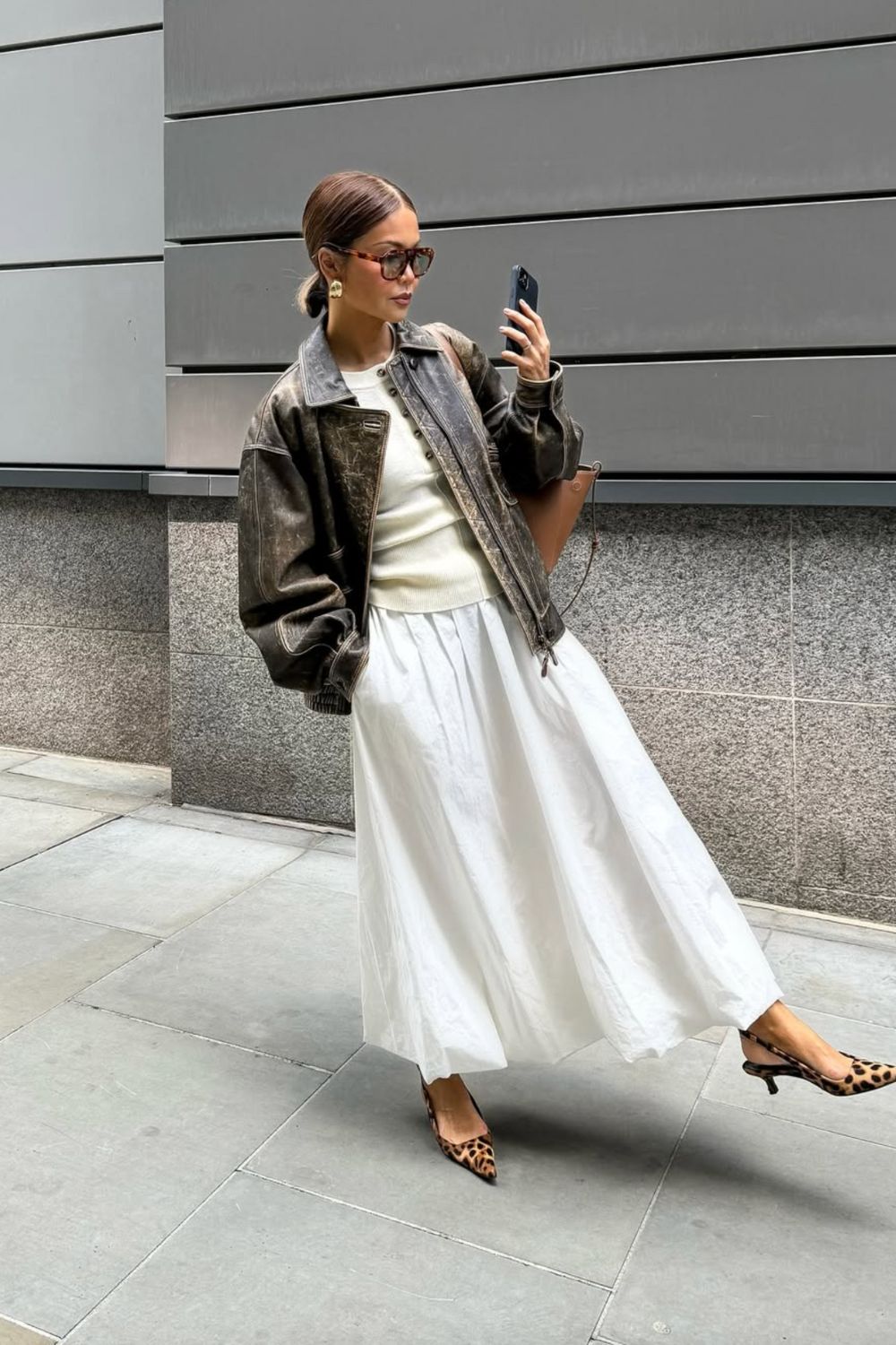 Discover 30+ chic leather jacket outfit ideas to style this season. From classic black and brown to bold colors and vintage suede, these looks will inspire effortless street style, casual chic, and polished layering. Perfect for everyday wear or statement fashion moments. Red Leather Jacket Outfit, Black Leather Jacket Outfit, Long Leather Jacket Outfit, Burgundy Leather Jacket, Cropped Leather Jacket Outfit, White Leather Jacket Outfit, Green Leather Jacket, Winter, Outfit With Leather Jacket