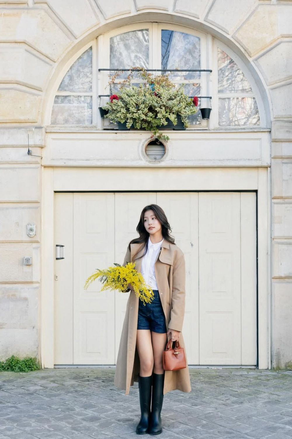 Discover stylish Longchamp bag outfit ideas for every occasion. From casual day looks to chic evening styles, get inspired and shop the best bags to elevate your wardrobe. Longchamp Le Pliage Outfit, Longchamp Bag Aesthetic, Longchamp Outfit, Longchamp Aesthetic, Mini Longchamp Bag Outfit, Mini Le Pliage Outfit, Black Longchamp Bag Outfit, Longchamp Backpack Outfit, Blue Longchamp Bag Outfit, Longchamp Pouch Outfit, Longchamp Tote Bag Outfit, Red, Pink, Brown, Green, Beige, Navy Discover stylish Longchamp bag outfit ideas for every occasion. From casual day looks to chic evening styles, get inspired and shop the best bags to elevate your wardrobe. Longchamp Le Pliage Outfit, Longchamp Bag Aesthetic, Longchamp Outfit, Longchamp Aesthetic, Mini Longchamp Bag Outfit, Mini Le Pliage Outfit, Black Longchamp Bag Outfit, Longchamp Backpack Outfit, Blue Longchamp Bag Outfit, Longchamp Pouch Outfit, Longchamp Tote Bag Outfit, Red, Pink, Brown, Green, Beige, Navy