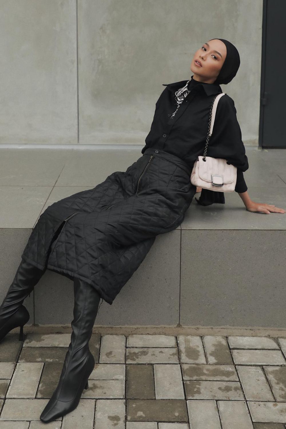 Discover stylish Longchamp bag outfit ideas for every occasion. From casual day looks to chic evening styles, get inspired and shop the best bags to elevate your wardrobe. Longchamp Le Pliage Outfit, Longchamp Bag Aesthetic, Longchamp Outfit, Longchamp Aesthetic, Mini Longchamp Bag Outfit, Mini Le Pliage Outfit, Black Longchamp Bag Outfit, Longchamp Backpack Outfit, Blue Longchamp Bag Outfit, Longchamp Pouch Outfit, Longchamp Tote Bag Outfit, Red, Pink, Brown, Green, Beige, Navy Discover stylish Longchamp bag outfit ideas for every occasion. From casual day looks to chic evening styles, get inspired and shop the best bags to elevate your wardrobe. Longchamp Le Pliage Outfit, Longchamp Bag Aesthetic, Longchamp Outfit, Longchamp Aesthetic, Mini Longchamp Bag Outfit, Mini Le Pliage Outfit, Black Longchamp Bag Outfit, Longchamp Backpack Outfit, Blue Longchamp Bag Outfit, Longchamp Pouch Outfit, Longchamp Tote Bag Outfit, Red, Pink, Brown, Green, Beige, Navy
