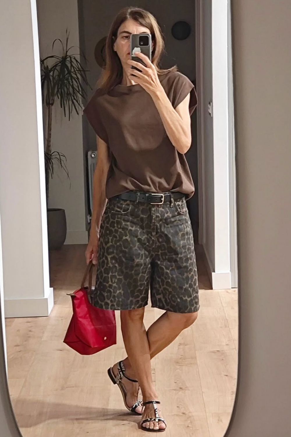 Discover stylish Longchamp bag outfit ideas for every occasion. From casual day looks to chic evening styles, get inspired and shop the best bags to elevate your wardrobe. Longchamp Le Pliage Outfit, Longchamp Bag Aesthetic, Longchamp Outfit, Longchamp Aesthetic, Mini Longchamp Bag Outfit, Mini Le Pliage Outfit, Black Longchamp Bag Outfit, Longchamp Backpack Outfit, Blue Longchamp Bag Outfit, Longchamp Pouch Outfit, Longchamp Tote Bag Outfit, Red, Pink, Brown, Green, Beige, Navy Discover stylish Longchamp bag outfit ideas for every occasion. From casual day looks to chic evening styles, get inspired and shop the best bags to elevate your wardrobe. Longchamp Le Pliage Outfit, Longchamp Bag Aesthetic, Longchamp Outfit, Longchamp Aesthetic, Mini Longchamp Bag Outfit, Mini Le Pliage Outfit, Black Longchamp Bag Outfit, Longchamp Backpack Outfit, Blue Longchamp Bag Outfit, Longchamp Pouch Outfit, Longchamp Tote Bag Outfit, Red, Pink, Brown, Green, Beige, Navy