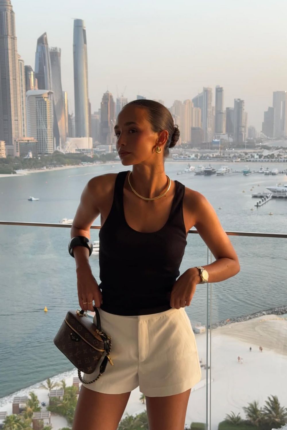 Discover chic Louis Vuitton bag outfit ideas that show how to style iconic LV bags for every occasion. From casual streetwear to elegant evening looks, get inspired by timeless and modern ways to elevate your style with Louis Vuitton. Louis Vuitton Crossbody Bag Outfit, Louis Vuitton Bum Bag, Louis Vuitton Loop Bag, Louis Vuitton Denim Bag Outfit, Louis Vuitton Noe Bag, Louis Vuitton Bag Outfit Casual, Louis Vuitton Bucket Bag Outfit, Outfit With Louis Vuitton Bag, Louis Vuitton Shoulder Bag