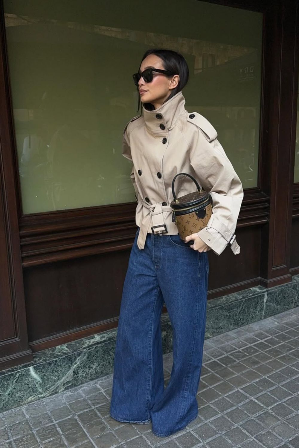 Discover chic Louis Vuitton bag outfit ideas that show how to style iconic LV bags for every occasion. From casual streetwear to elegant evening looks, get inspired by timeless and modern ways to elevate your style with Louis Vuitton. Louis Vuitton Crossbody Bag Outfit, Louis Vuitton Bum Bag, Louis Vuitton Loop Bag, Louis Vuitton Denim Bag Outfit, Louis Vuitton Noe Bag, Louis Vuitton Bag Outfit Casual, Louis Vuitton Bucket Bag Outfit, Outfit With Louis Vuitton Bag, Louis Vuitton Shoulder Bag