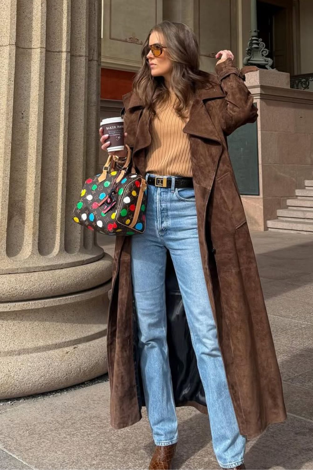 Discover chic Louis Vuitton bag outfit ideas that show how to style iconic LV bags for every occasion. From casual streetwear to elegant evening looks, get inspired by timeless and modern ways to elevate your style with Louis Vuitton. Louis Vuitton Crossbody Bag Outfit, Louis Vuitton Bum Bag, Louis Vuitton Loop Bag, Louis Vuitton Denim Bag Outfit, Louis Vuitton Noe Bag, Louis Vuitton Bag Outfit Casual, Louis Vuitton Bucket Bag Outfit, Outfit With Louis Vuitton Bag, Louis Vuitton Shoulder Bag