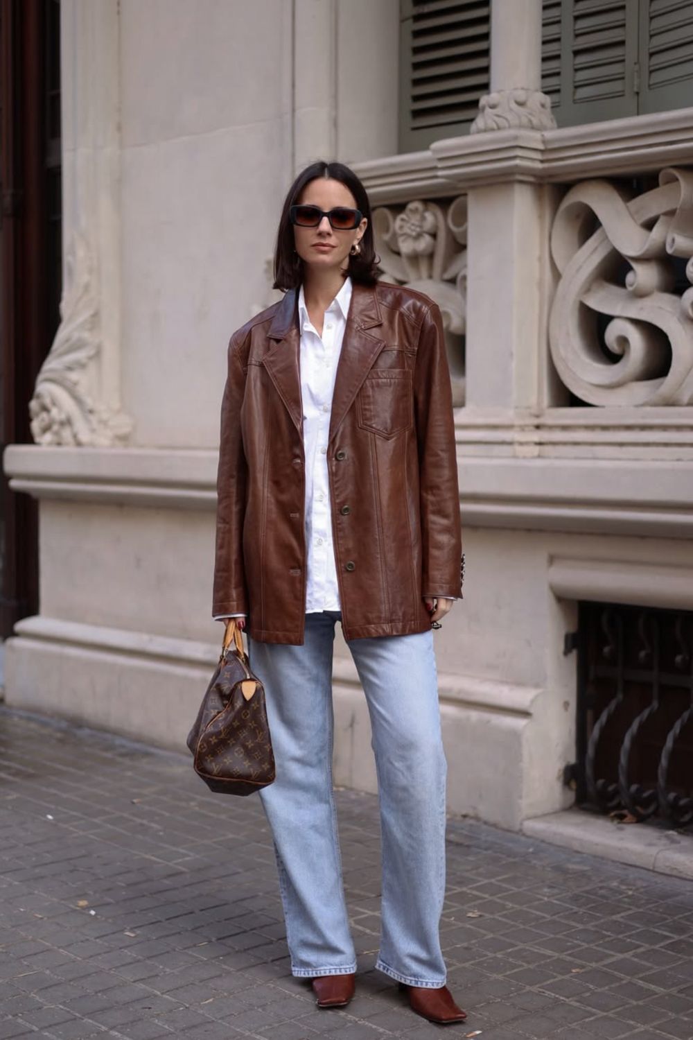 Discover chic Louis Vuitton bag outfit ideas that show how to style iconic LV bags for every occasion. From casual streetwear to elegant evening looks, get inspired by timeless and modern ways to elevate your style with Louis Vuitton. Louis Vuitton Crossbody Bag Outfit, Louis Vuitton Bum Bag, Louis Vuitton Loop Bag, Louis Vuitton Denim Bag Outfit, Louis Vuitton Noe Bag, Louis Vuitton Bag Outfit Casual, Louis Vuitton Bucket Bag Outfit, Outfit With Louis Vuitton Bag, Louis Vuitton Shoulder Bag