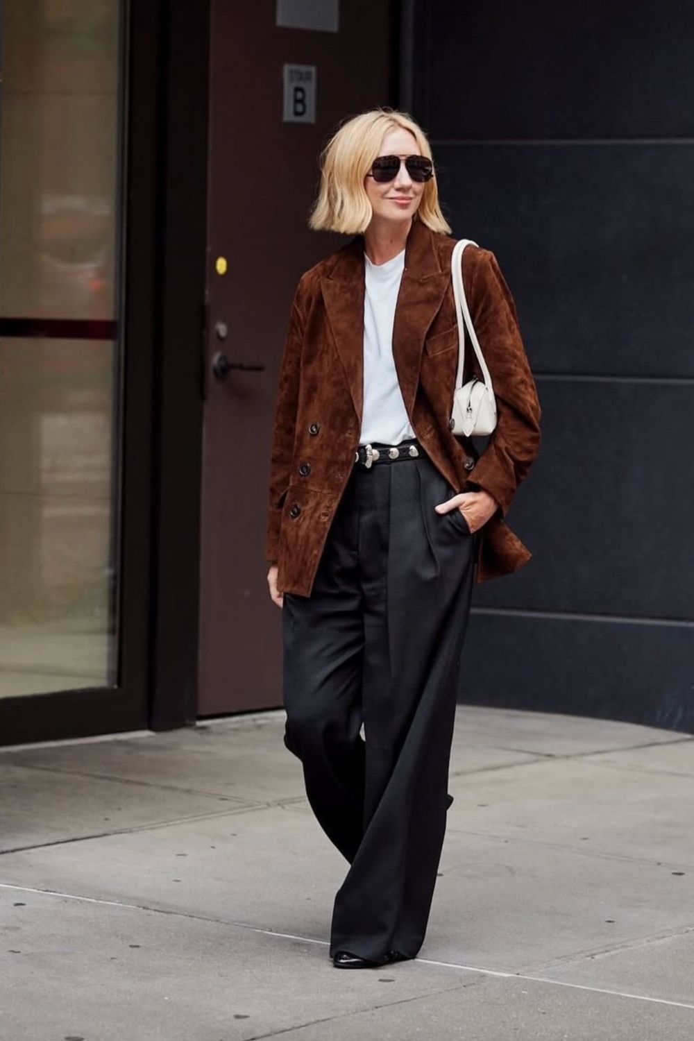 Chic suede leather jacket outfit ideas for every season. From casual street style with jeans to elevated looks with skirts and dresses, these versatile suede jackets add timeless texture and style to your wardrobe. Perfect inspiration for everyday wear or Pinterest-worthy fashion. Brown Suede Leather Jacket Outfit, Red Suede Leather Jacket, Tan Suede Leather Jacket, Burgundy Suede Leather Jacket, Green Suede Leather Jacket