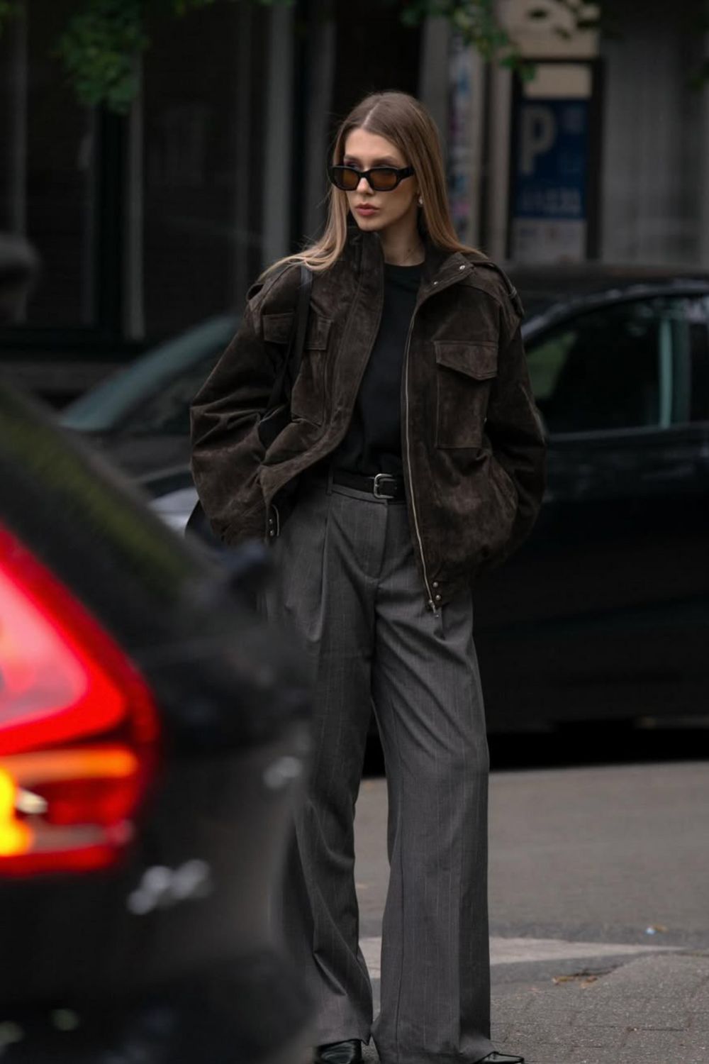 Chic suede leather jacket outfit ideas for every season. From casual street style with jeans to elevated looks with skirts and dresses, these versatile suede jackets add timeless texture and style to your wardrobe. Perfect inspiration for everyday wear or Pinterest-worthy fashion. Brown Suede Leather Jacket Outfit, Red Suede Leather Jacket, Tan Suede Leather Jacket, Burgundy Suede Leather Jacket, Green Suede Leather Jacket