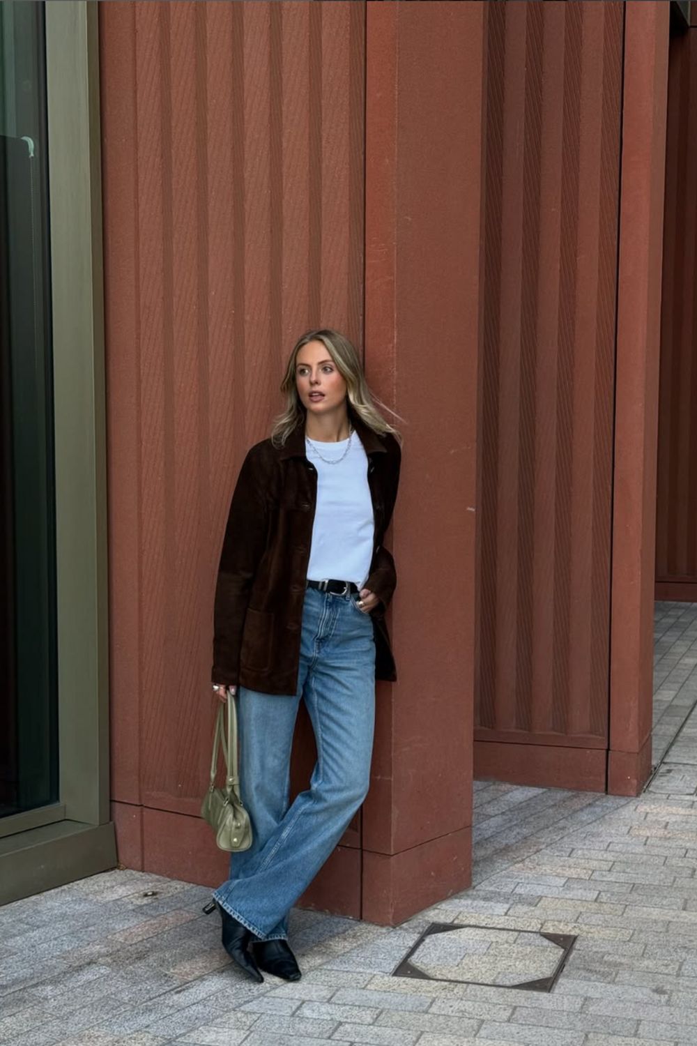 Chic suede leather jacket outfit ideas for every season. From casual street style with jeans to elevated looks with skirts and dresses, these versatile suede jackets add timeless texture and style to your wardrobe. Perfect inspiration for everyday wear or Pinterest-worthy fashion. Brown Suede Leather Jacket Outfit, Red Suede Leather Jacket, Tan Suede Leather Jacket, Burgundy Suede Leather Jacket, Green Suede Leather Jacket